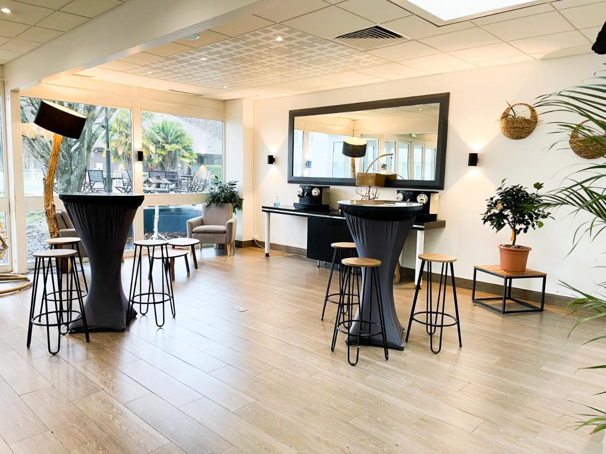 Novotel Fontainebleau Ury Eksteriør billede