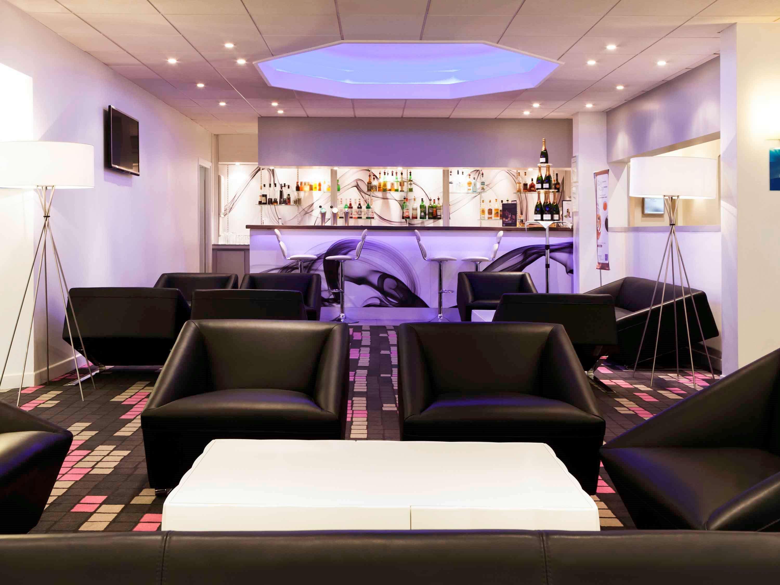 Novotel Fontainebleau Ury Eksteriør billede