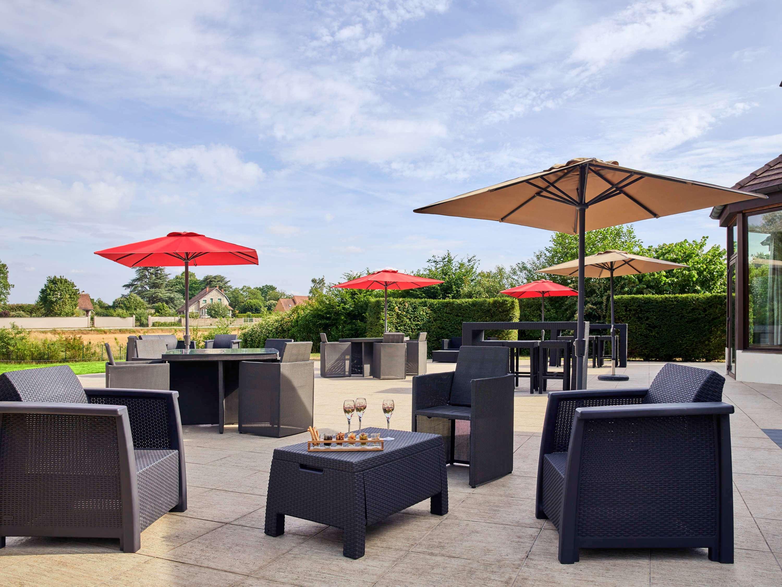 Novotel Fontainebleau Ury Eksteriør billede