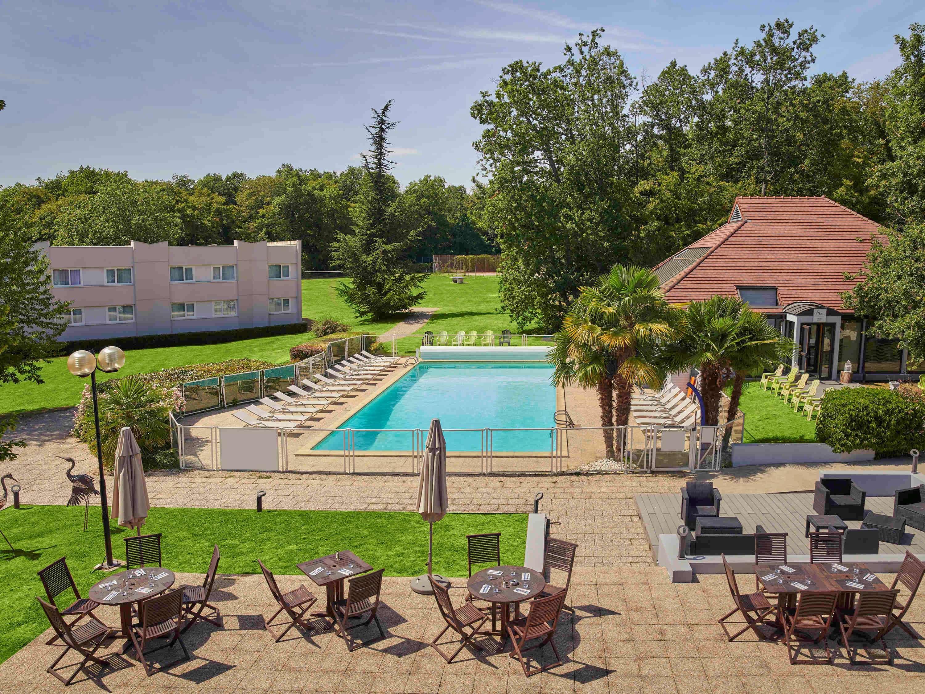 Novotel Fontainebleau Ury Eksteriør billede