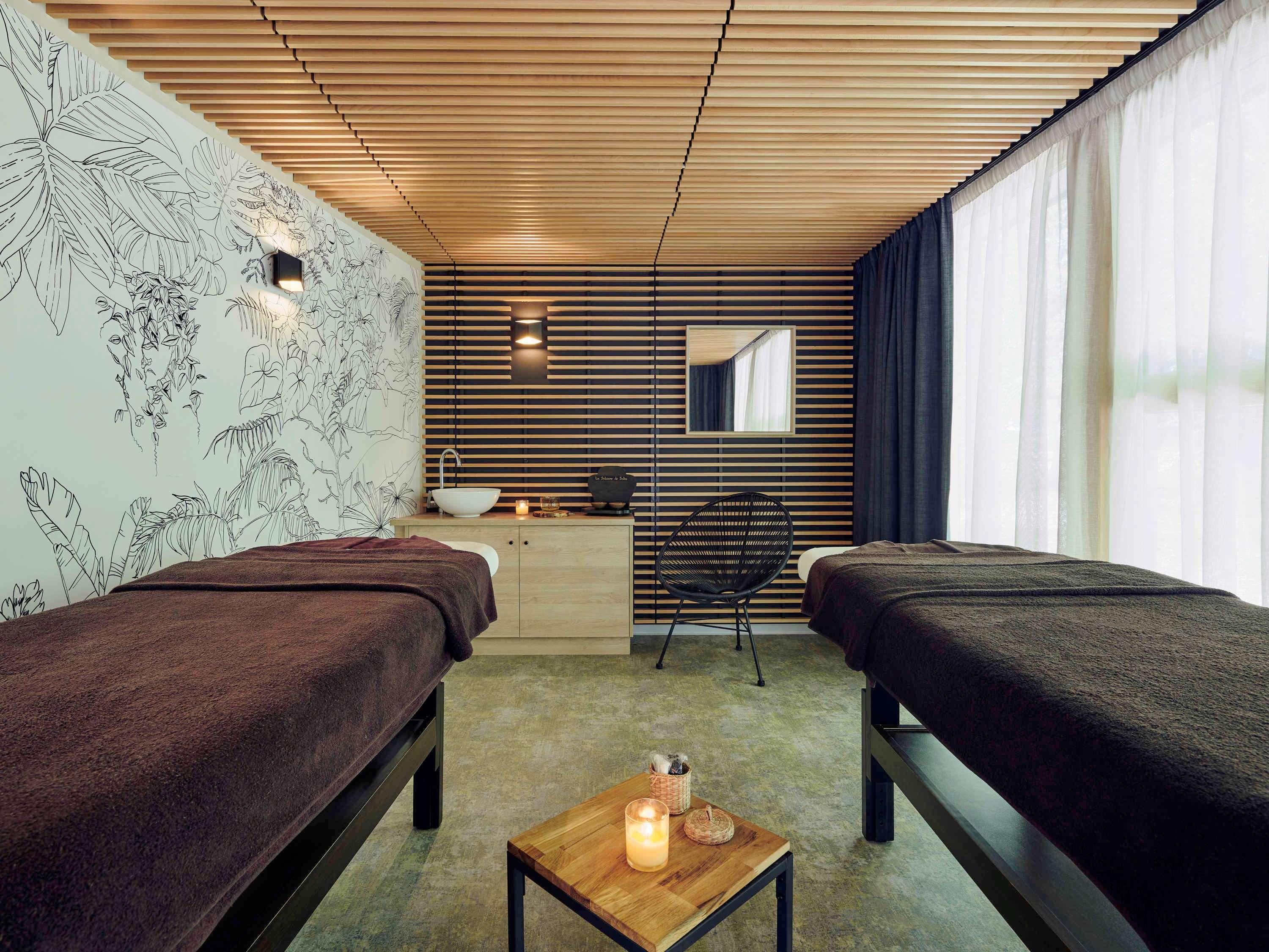 Novotel Fontainebleau Ury Eksteriør billede