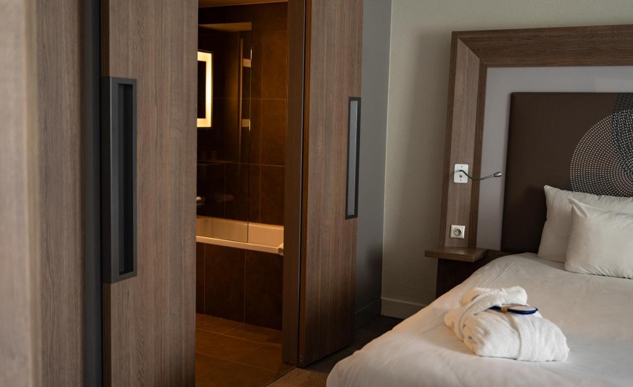 Novotel Fontainebleau Ury Eksteriør billede