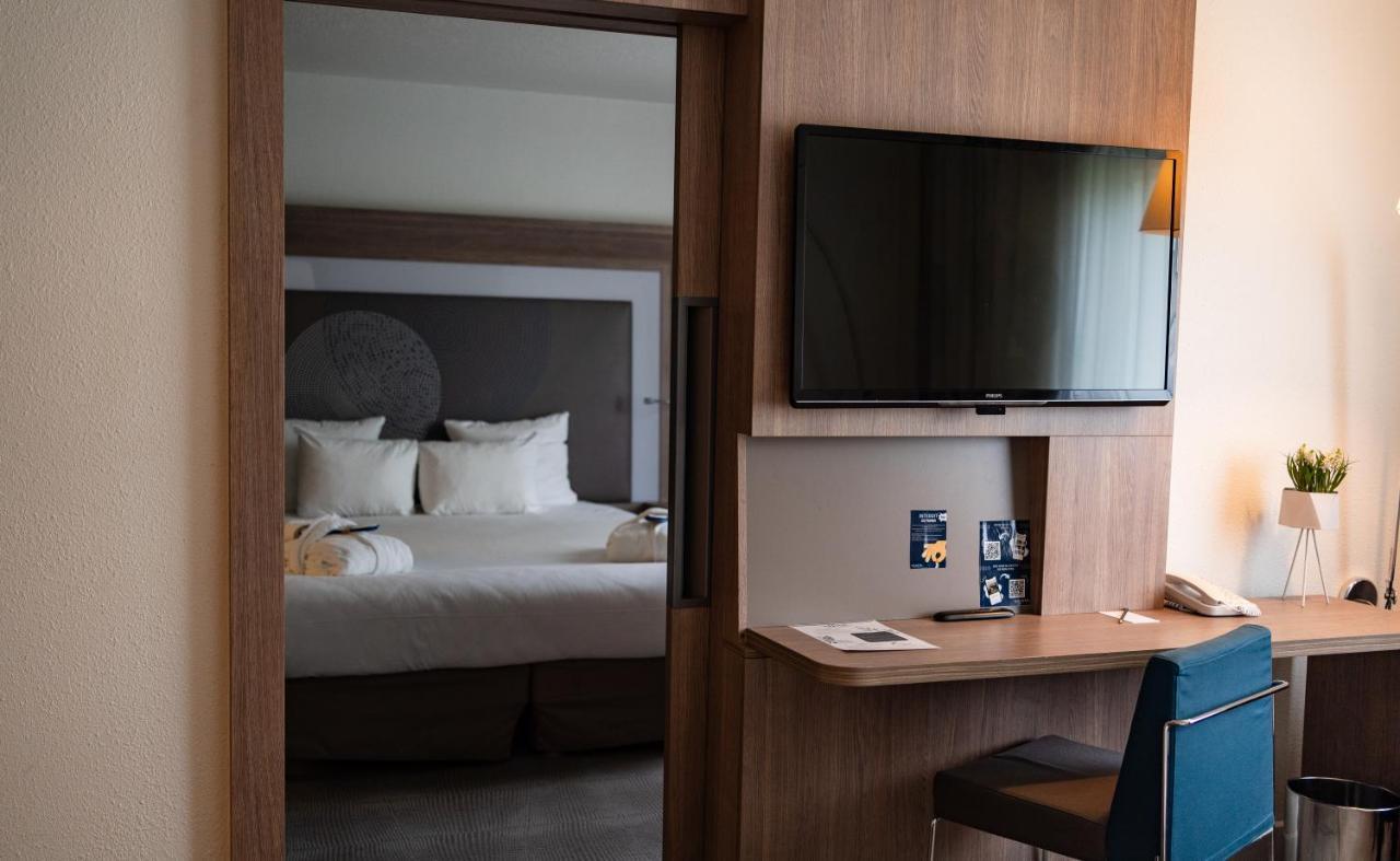 Novotel Fontainebleau Ury Eksteriør billede