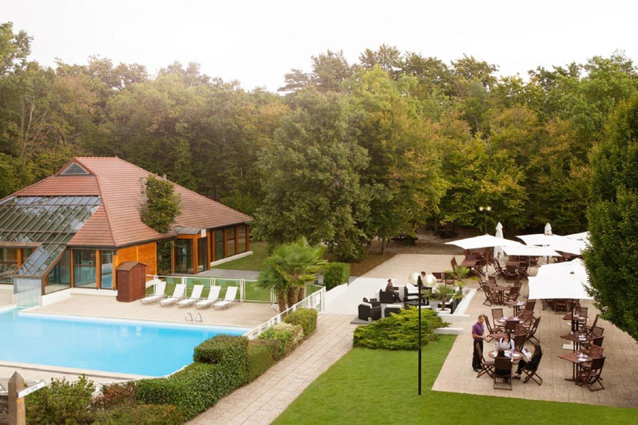 Novotel Fontainebleau Ury Eksteriør billede